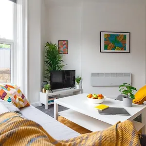 https://newly-refurbished-apartment-keighley-town-centre.yorkshirehotels.net