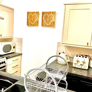 https://falcon-retreat-whitby.yorkshirehotels.net