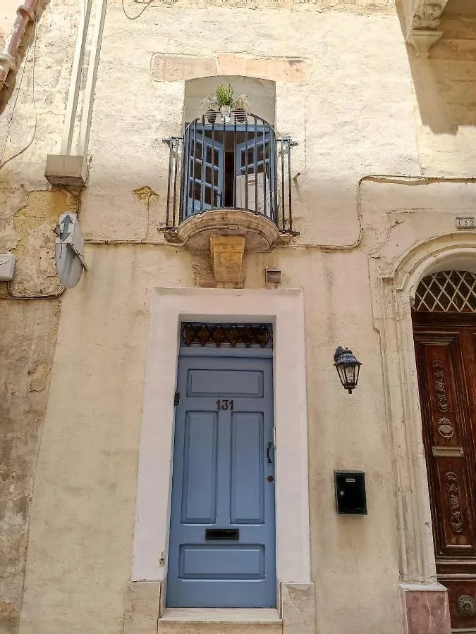 Romantic And Historical Maisonette In The Center Of Valletta Mbal1-1 Holiday home