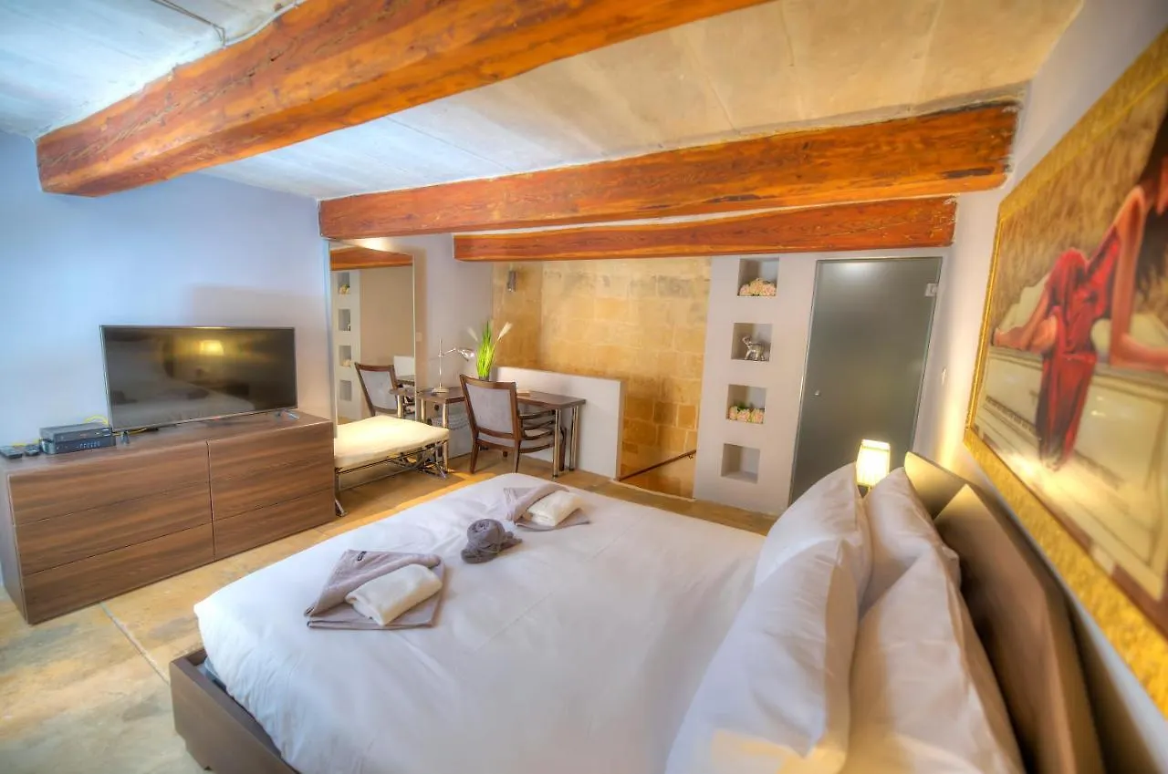 Romantic And Historical Maisonette In The Center Of Valletta Mbal1-1 Holiday home
