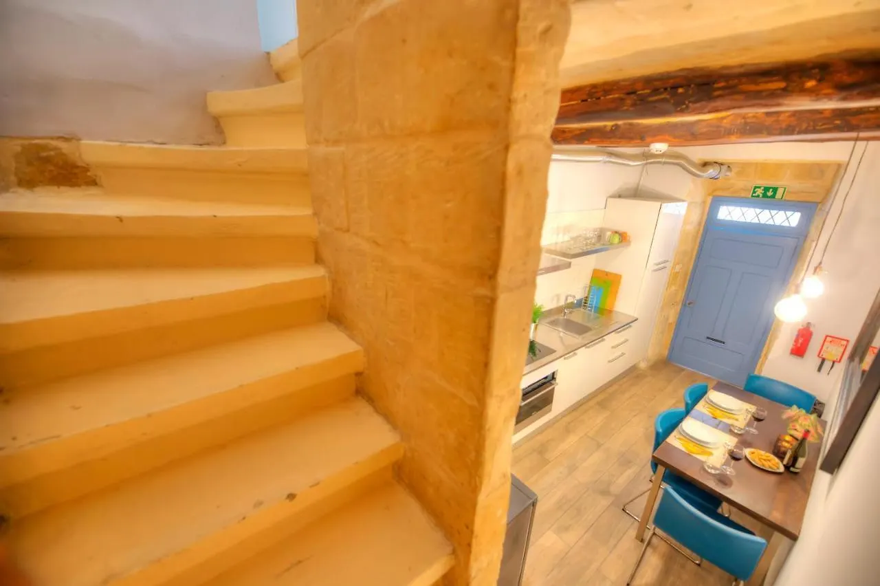 Romantic And Historical Maisonette In The Center Of Valletta Mbal1-1 Holiday home
